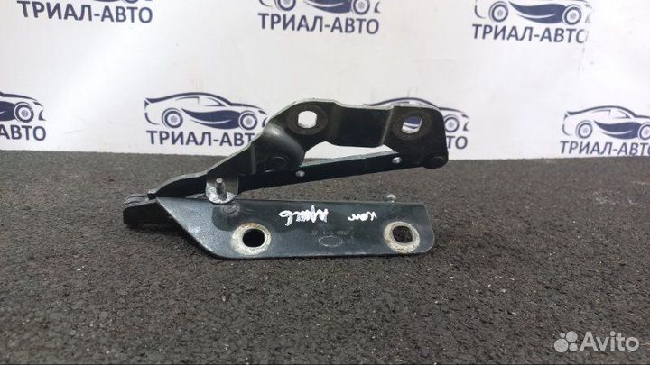 Петля капота правая Land Rover Freelander 2 2.2L