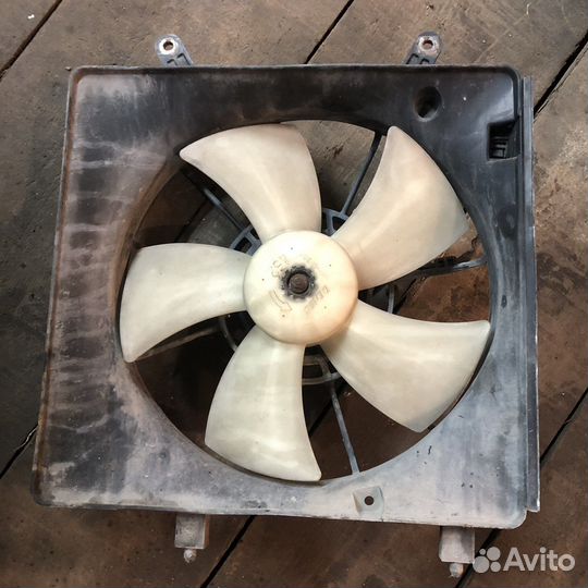 Диффузор радиатора Honda Civic 7