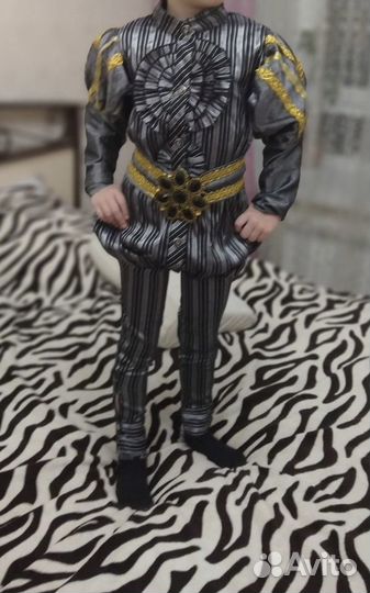 Новогодний костюм Бэтмэна, принца, грибочка