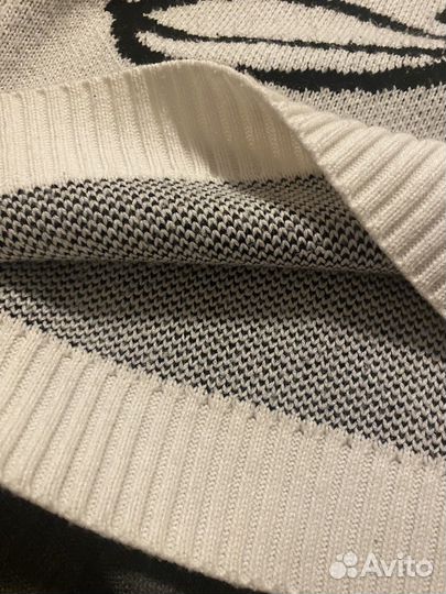 Свитер женский