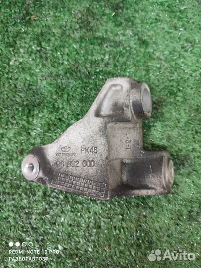 Кронштейн генератора Chevrolet Aveo T250 F16D3