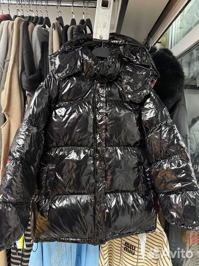 Пуховик женский лаковый 42/46