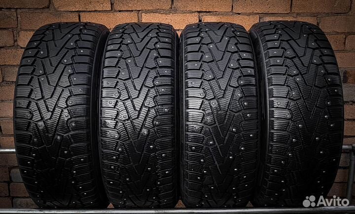 Pirelli Ice Zero 215/55 R16