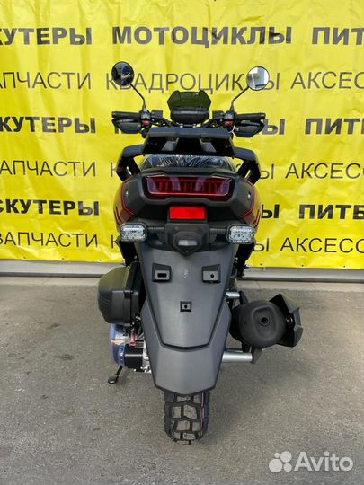 Скутер Millennium Tank