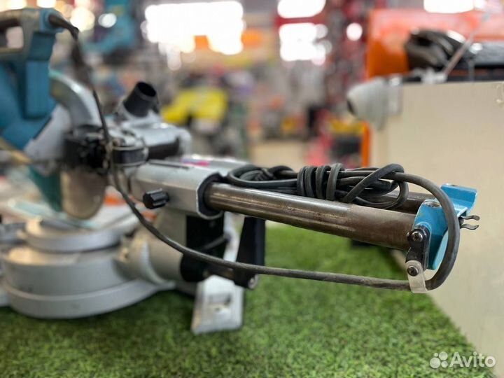 Б/У Пила торцовочная с протяжкой Makita LS1018L, 2