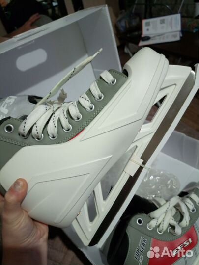 Коньки хоккейные вратарские