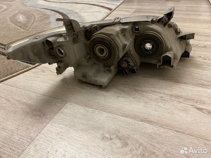 Фара передняя левая на toyota camry40
