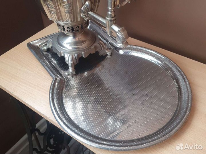 Поднос замочная скважина