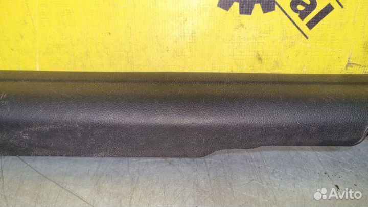 Обшивка порога передняя правая Kia Ceed JD 1.4