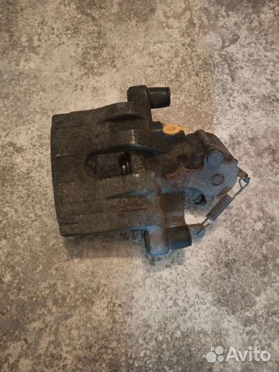 Задний правый суппорт Vectra c