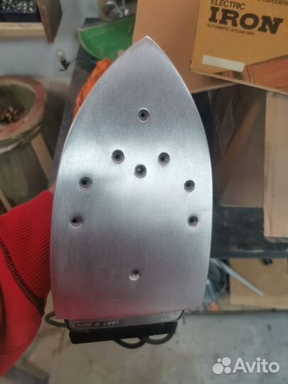 Электро утюг Ютия