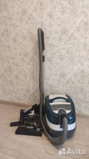 Моющий пылесос Bosch Serie 4 BWD41720