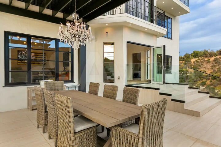 Дом 410 м² на участке 13 сот.