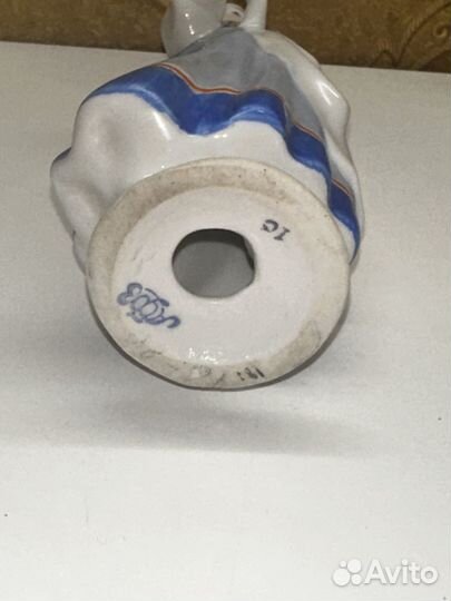 Фарфоровая статуэтка плясунья