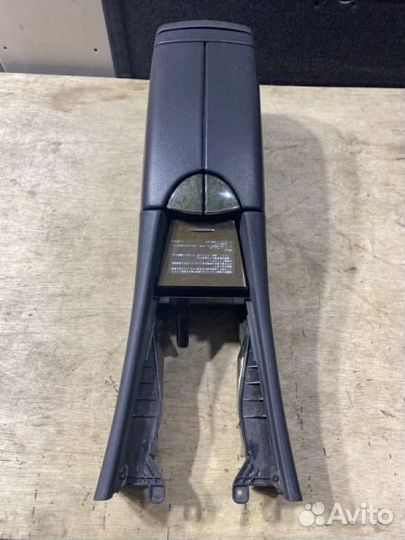 Подлокотник передний Mercedes-Benz E-Class W211