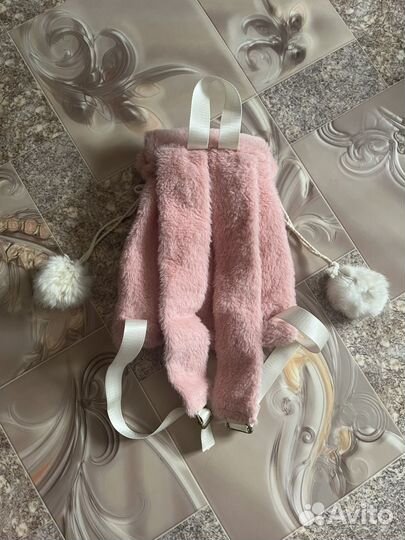 Розовый плюшевый рюкзак для девочки