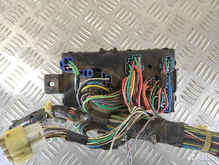 Блок предохранителей моторный Daihatsu Atrai 7