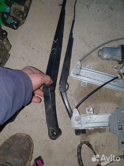 Поводки дворников на хундай солярис 2012г