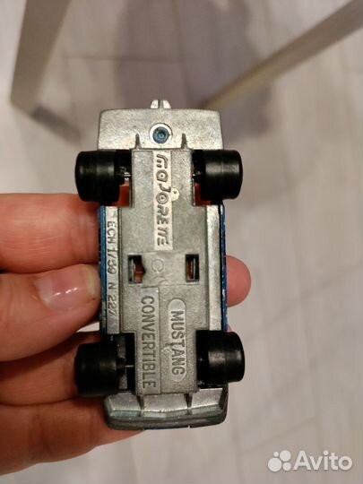 Модель автомобиля majorette mustang