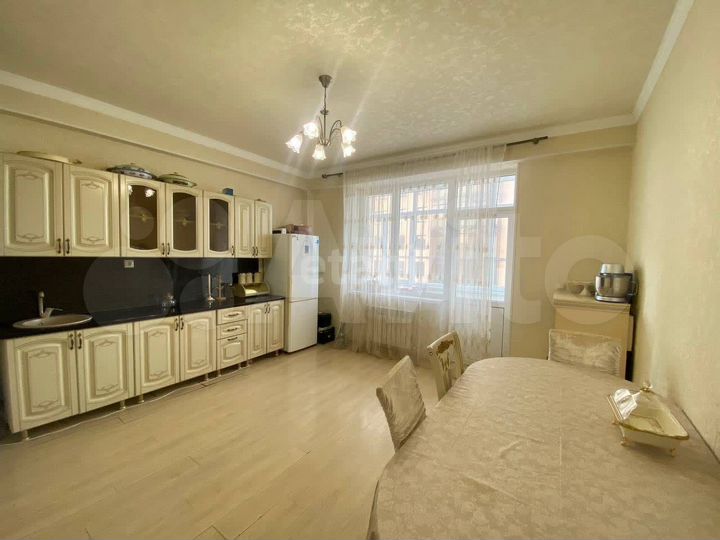 3-к. квартира, 104 м², 4/5 эт.