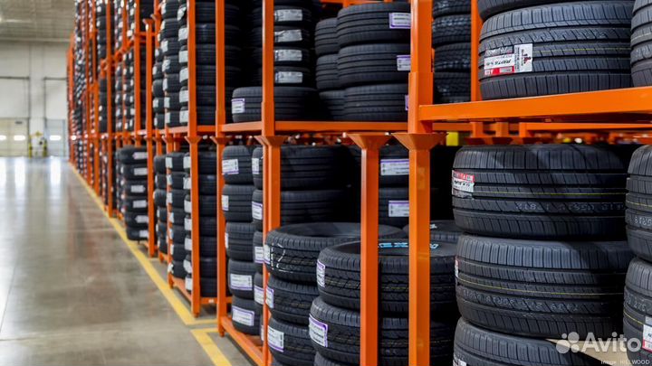 Nokian Tyres WR SUV 4 215/65 R17