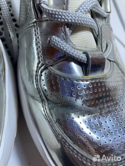 Кроссовки женские