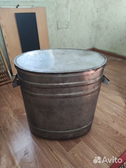 Бачок из нержавейки с крышкой