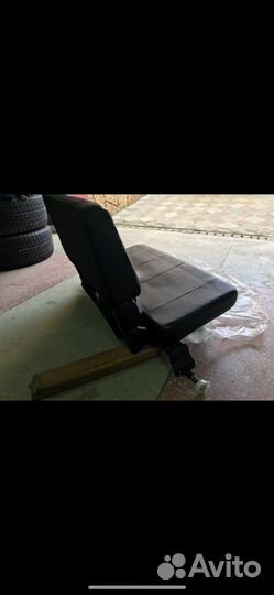 Третий ряд сидений Mitsubishi Pajero 4