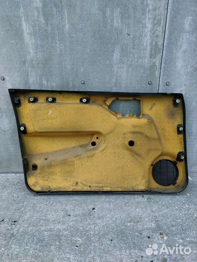 Передняя правая дверная карта Opel vectra A