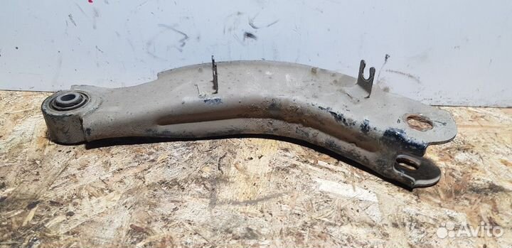 Рычаг задний поперечный верхний правый