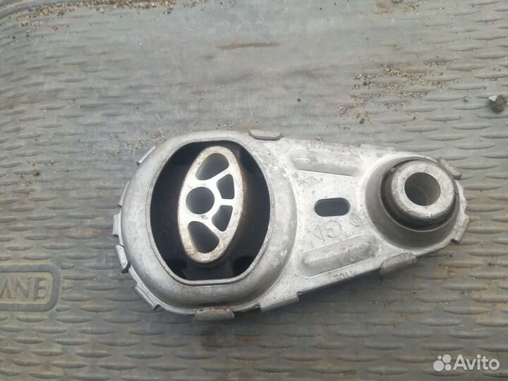 Подушка кпп Renault megane 3 Fluence scenic 3