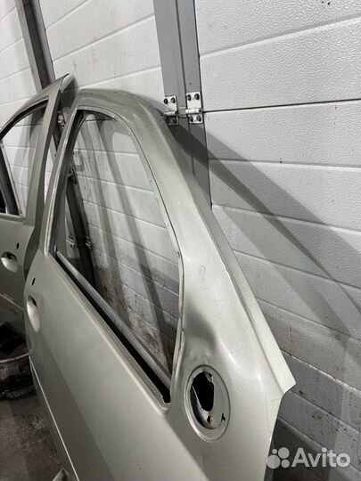 Передние двери LADA largus