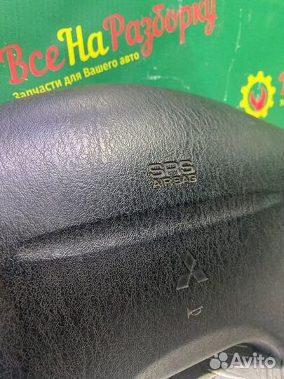 Подушка безопасности в руль Mitsubishi Carisma