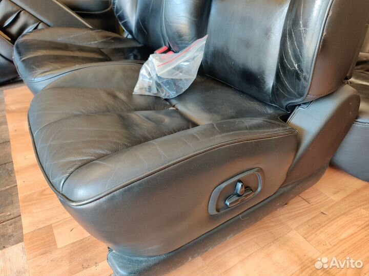Кожаный салон Mitsubishi Galant 8
