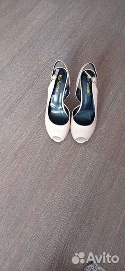 Босоножки 39 размер новые