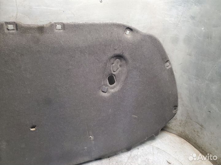 VW Polo Sedan Шумоизоляция капота