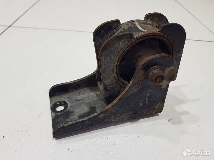 Кронштейн опоры двигателя передней