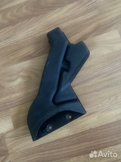 Воздухосборник на Mitsubishi Lancer 10