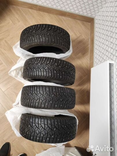 Bridgestone Blizzak Spike-02 235/45 R18 98T