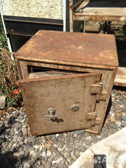 Сейф огнепрочный бу