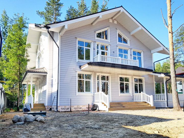 Коттедж 400 м² на участке 14 сот.