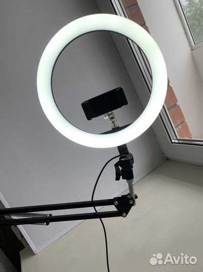 Настольная кольцевая лампа