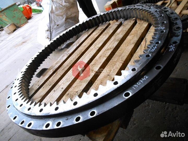 Поворотный круг Hyundai R300LC-7A 81N8-00023