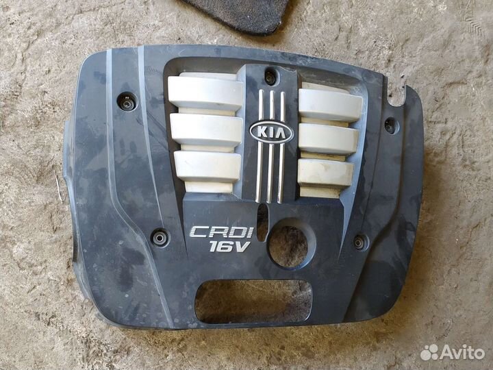 Декоративная накладка двигателя KIA sorento 2005г