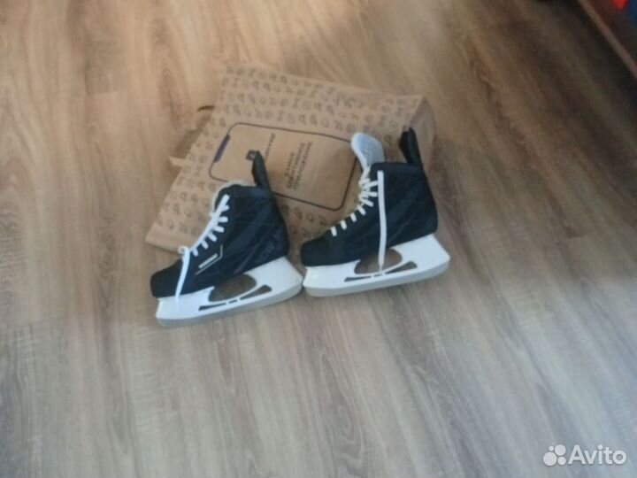 Коньки хоккейные
