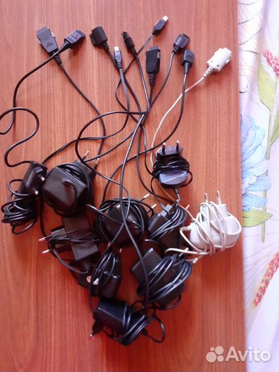 Телефоны на запчасти и зарядные устройства