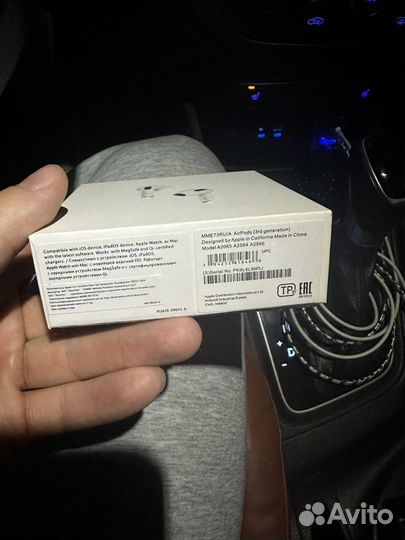 Оригинальный наушник все функции работает