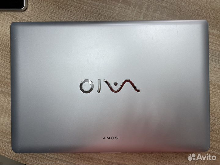 Ноутбук Sony vaio VPC-eb4s1r
