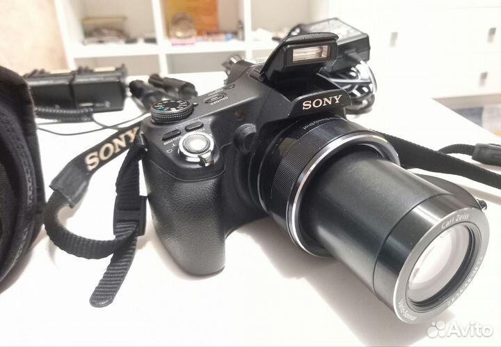 Зеркальный фотоаппарат Sony cyber-shot DSC-HX100V