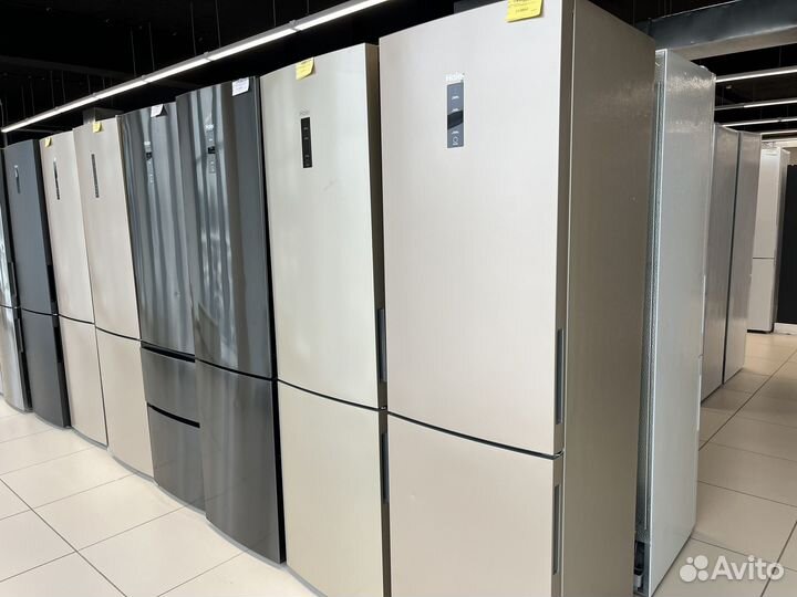 Холодильник-морозильник Haier C2F637CGG